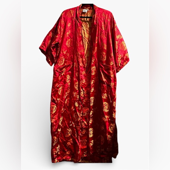 Luxurious Scarlet Floral Kimono 👘 Women's Robe - Picture 2 of 16